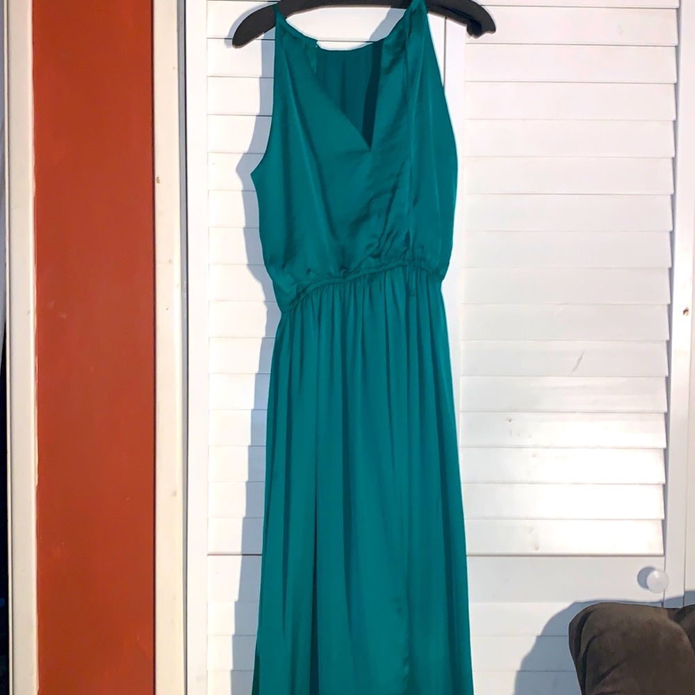 Woman silk sundress by banana republic small size in perfect condition tie front